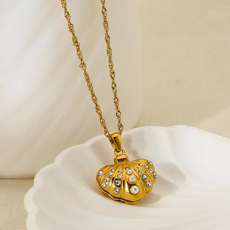 Elegant Pearl Gold Necklace
