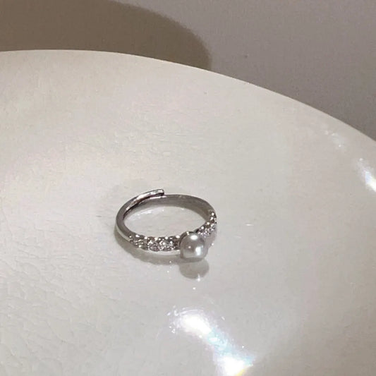Classic Pearl Ring