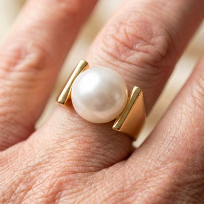 Vintage Inlaid Pearl Golden Ring