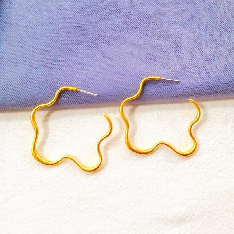 Gold Wavy Earrings