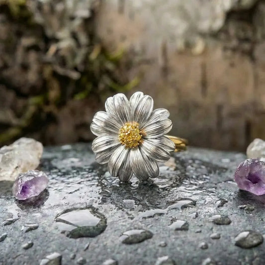 Elegant Daisy Flower Ring