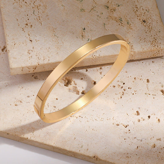 Classic Gold Bracelet