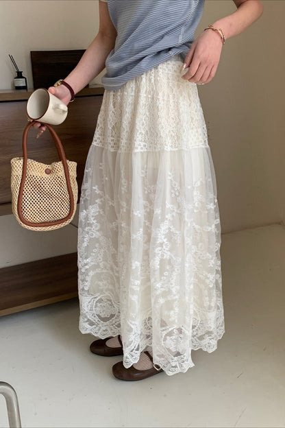 Relaxed Lace a Line Skirt