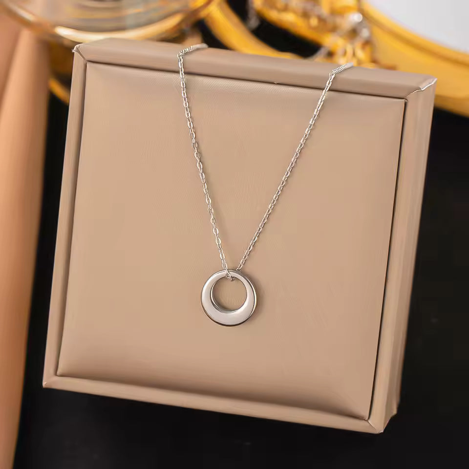 Classic Silver Circle Necklace