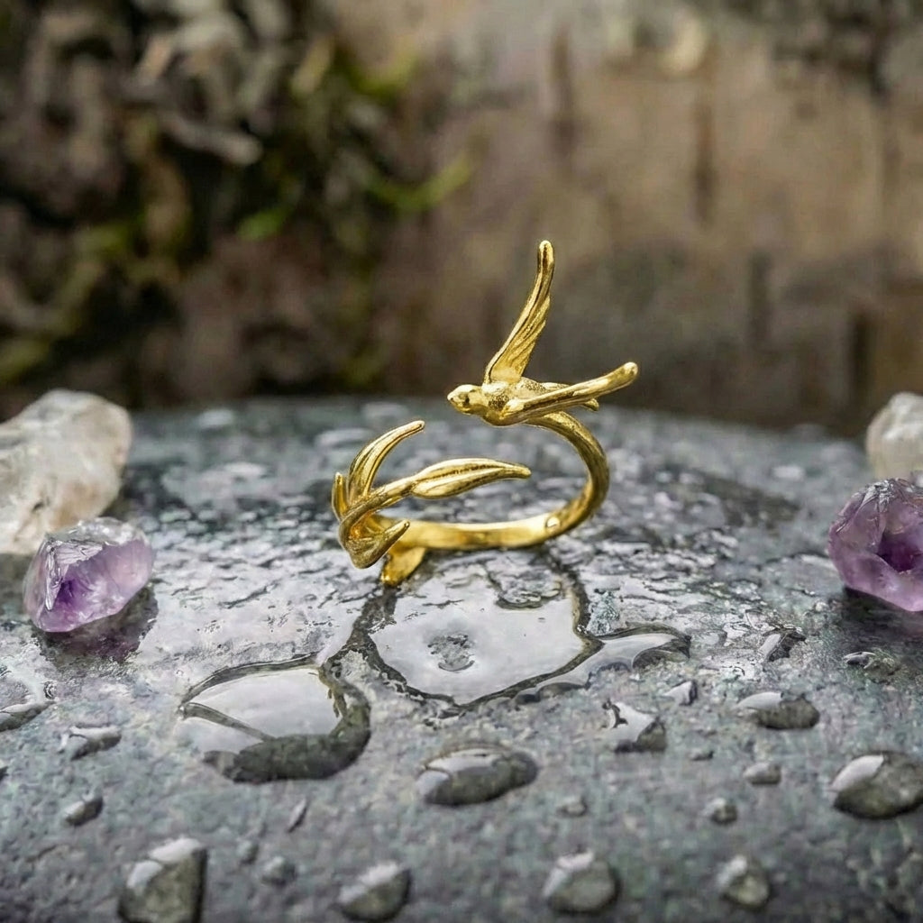 Elegant Gold Swallow Ring