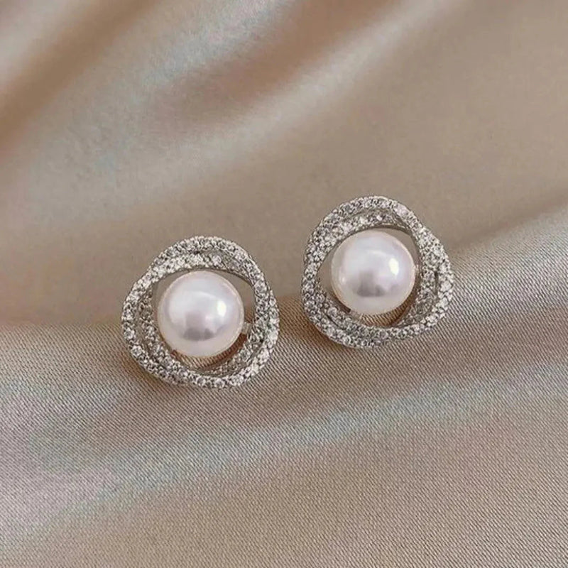 Elegant Pearl Halo