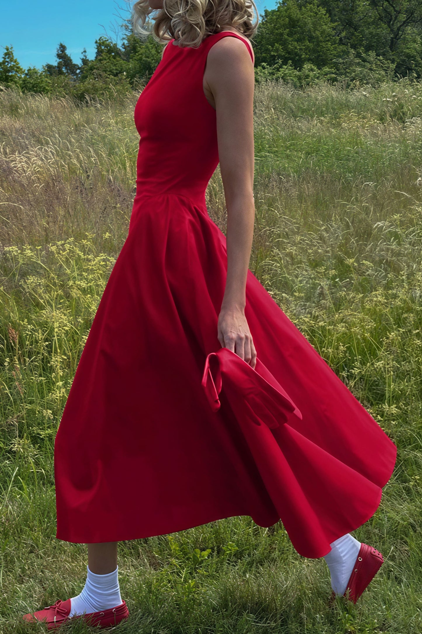 Sleeveless Waisted Slim Midi Dress