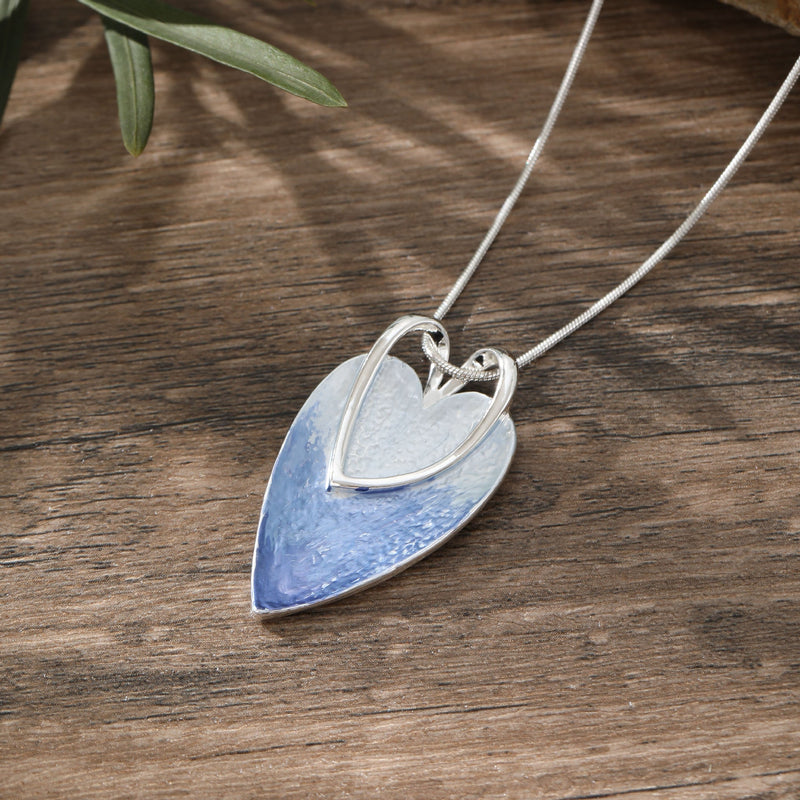 Elegant Blue Agate Necklace