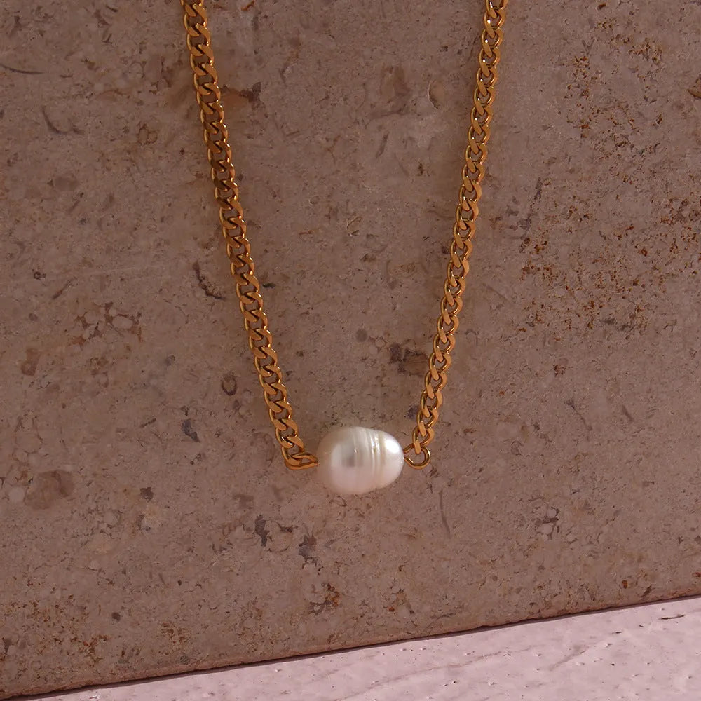 Classic Pearl Necklace