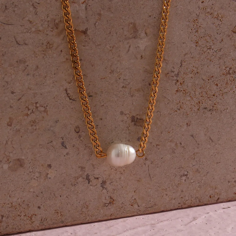 Classic Pearl Necklace