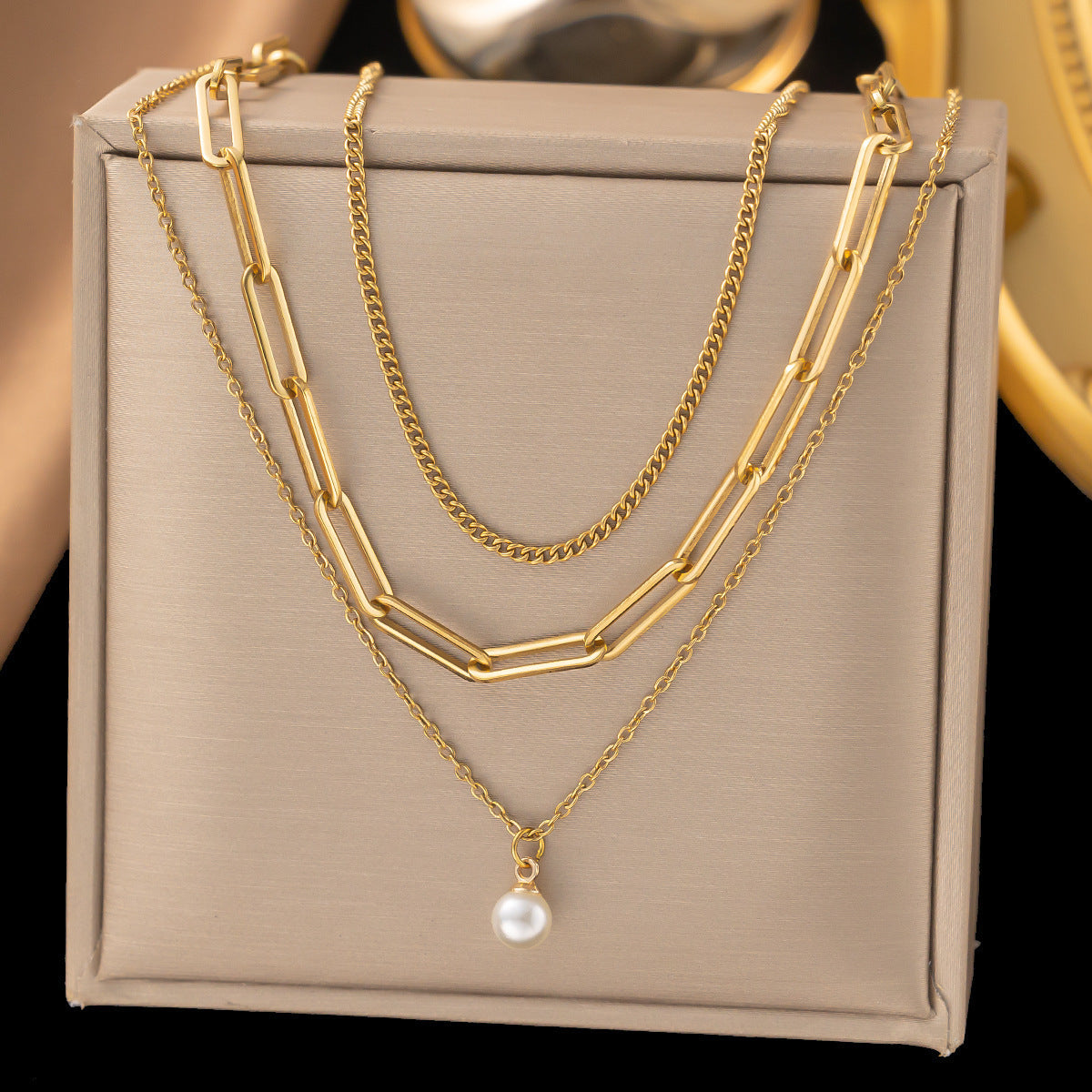 Elegant Pearl Necklace
