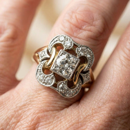 A Vintage Zirconia Gold Ring