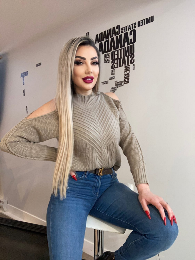 Doll | Beige Shoulder Cut-out Knit Sweater