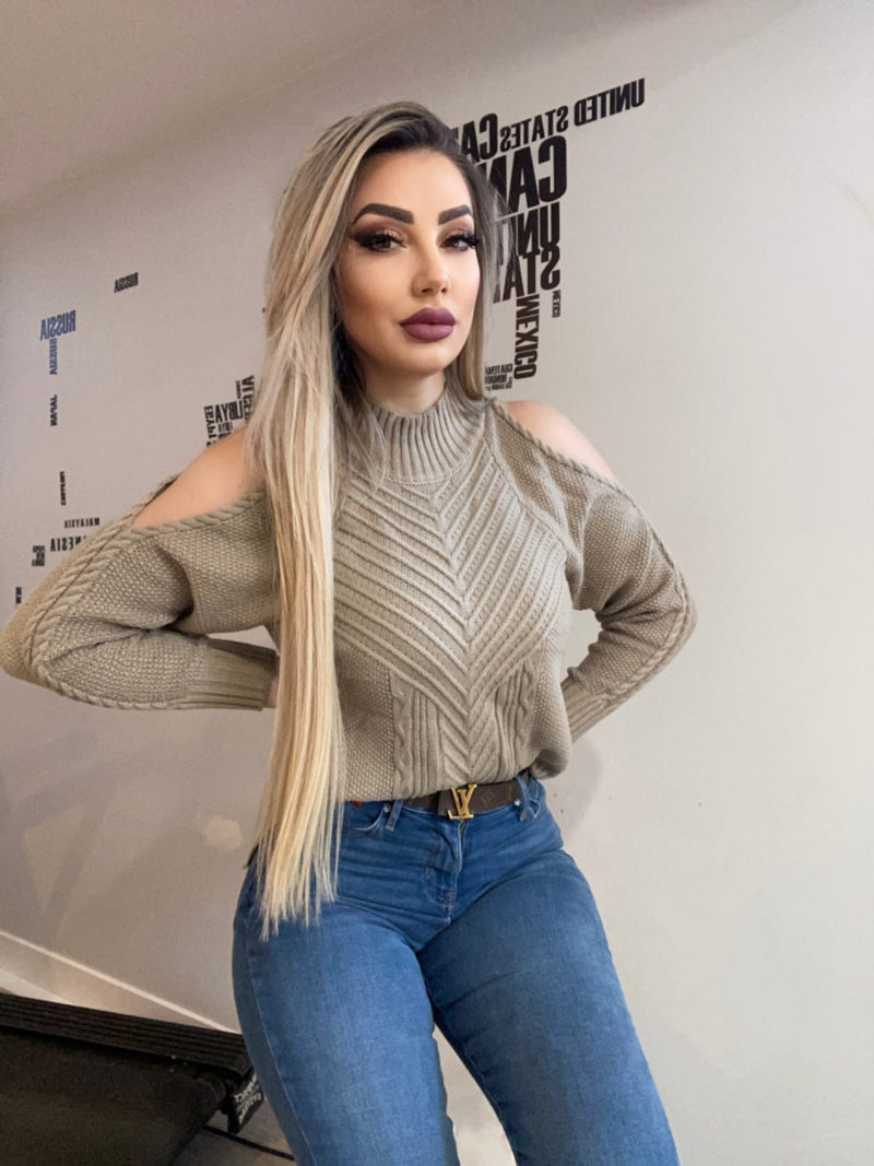Doll | Beige Shoulder Cut-out Knit Sweater