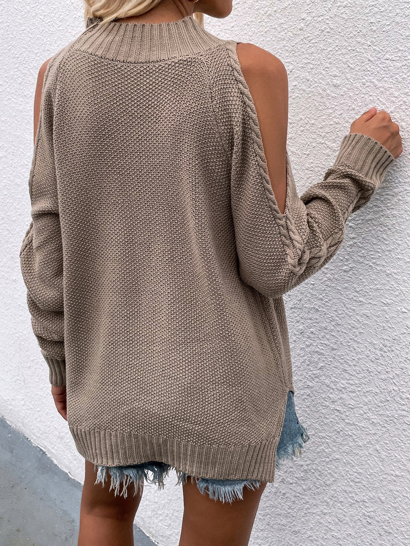 Doll | Beige Shoulder Cut-out Knit Sweater