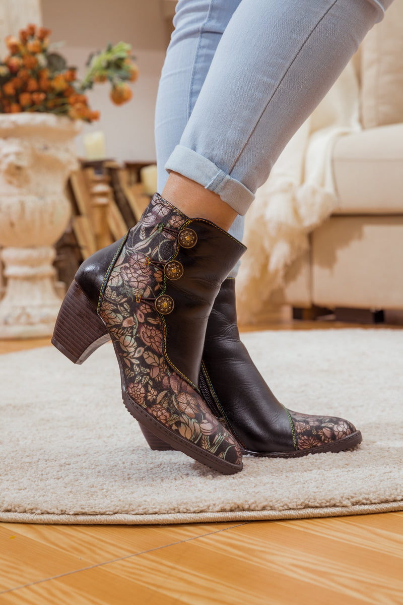 Soffia | Button-accent Black Leather Ankle Boot