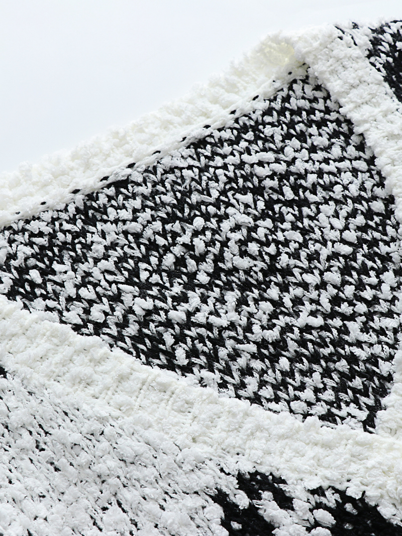 | Geometric Pattern Ripped Side Hem Sweater - Black