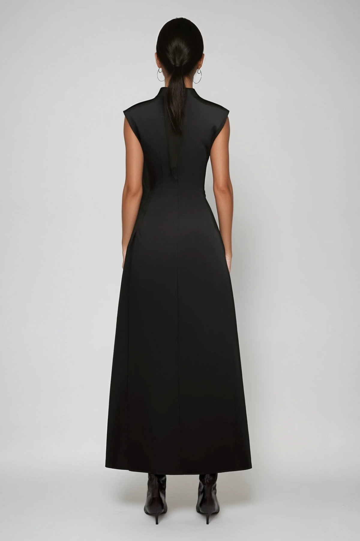 Cabdullaahi Sleeveless Asymmetric Maxi Dress in Black