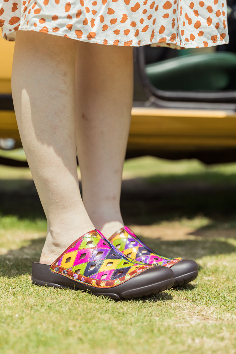 Soffia | Diamond Hole Cut-out Leather Sandal