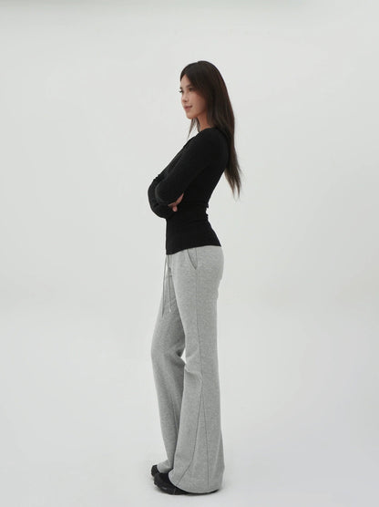 Low V-neck Slim-fit Long Sleeve Sweater