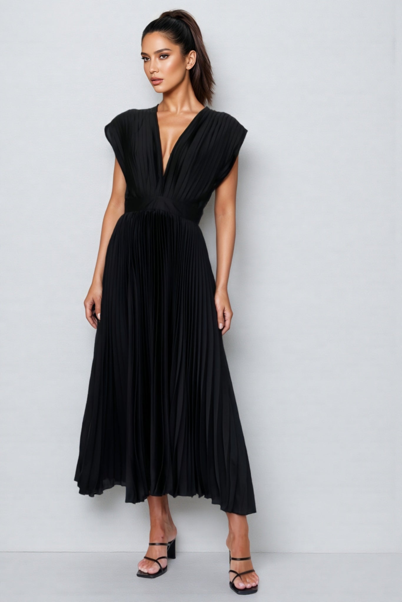 Zola Sleeveless Pleated Maxi Dress-black