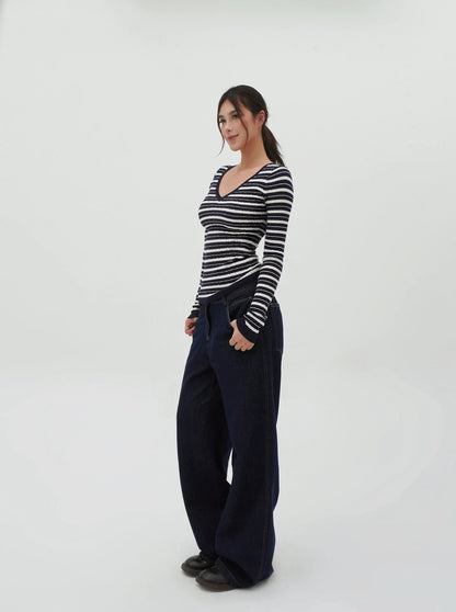 Low V-neck Slim-fit Long Sleeve Sweater