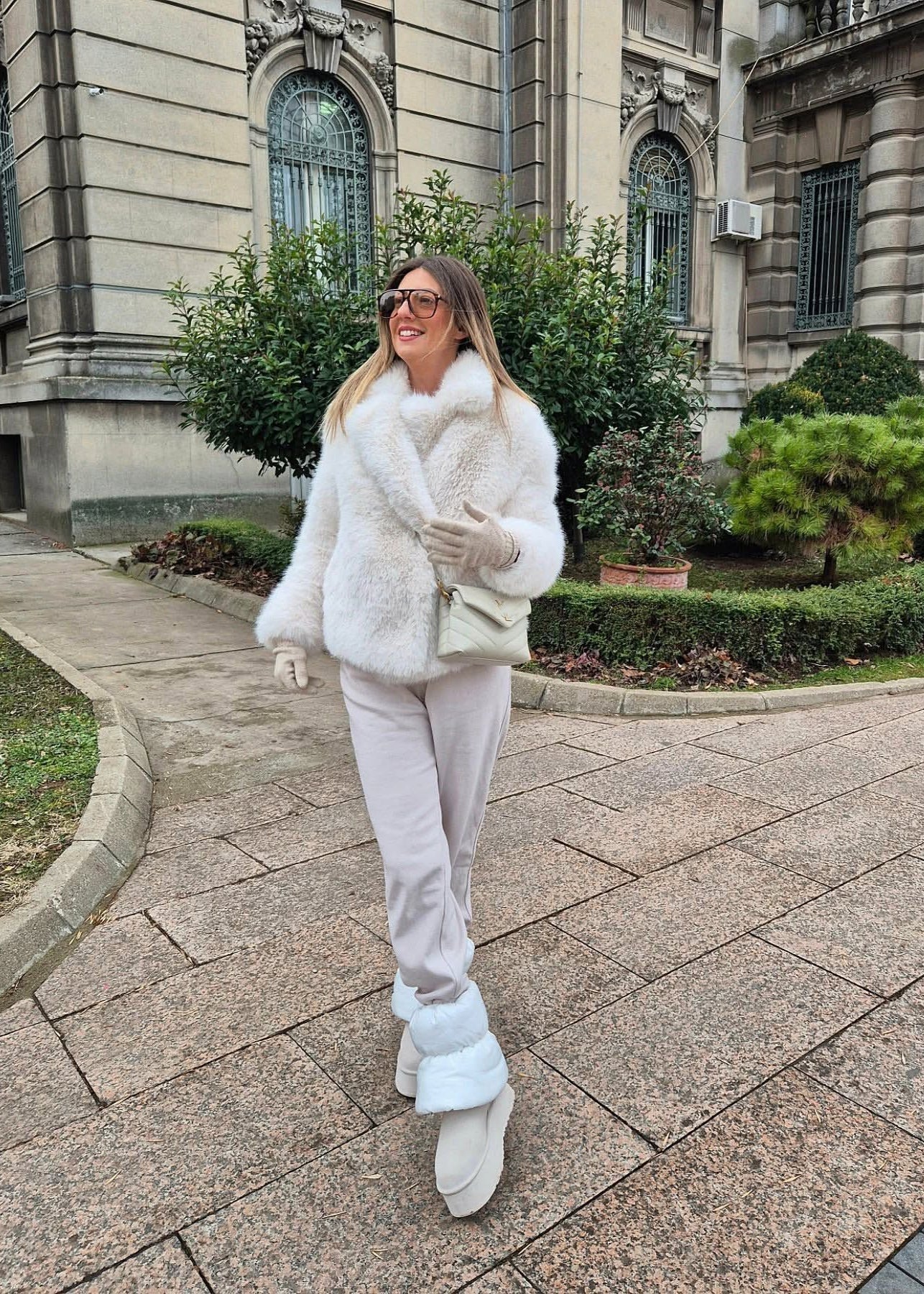 Vienna Luxe Faux Fur Coat – Soft Short Winter Jacket