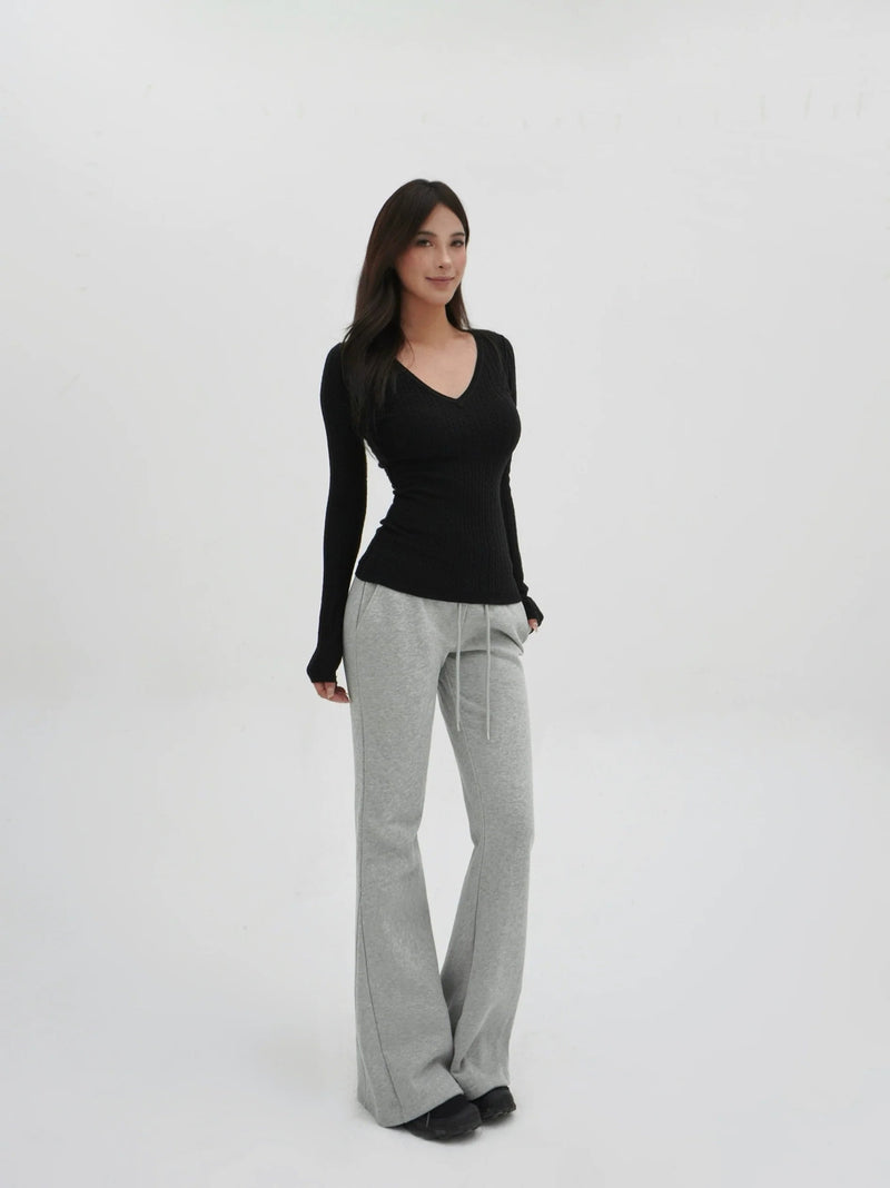 Low V-neck Slim-fit Long Sleeve Sweater