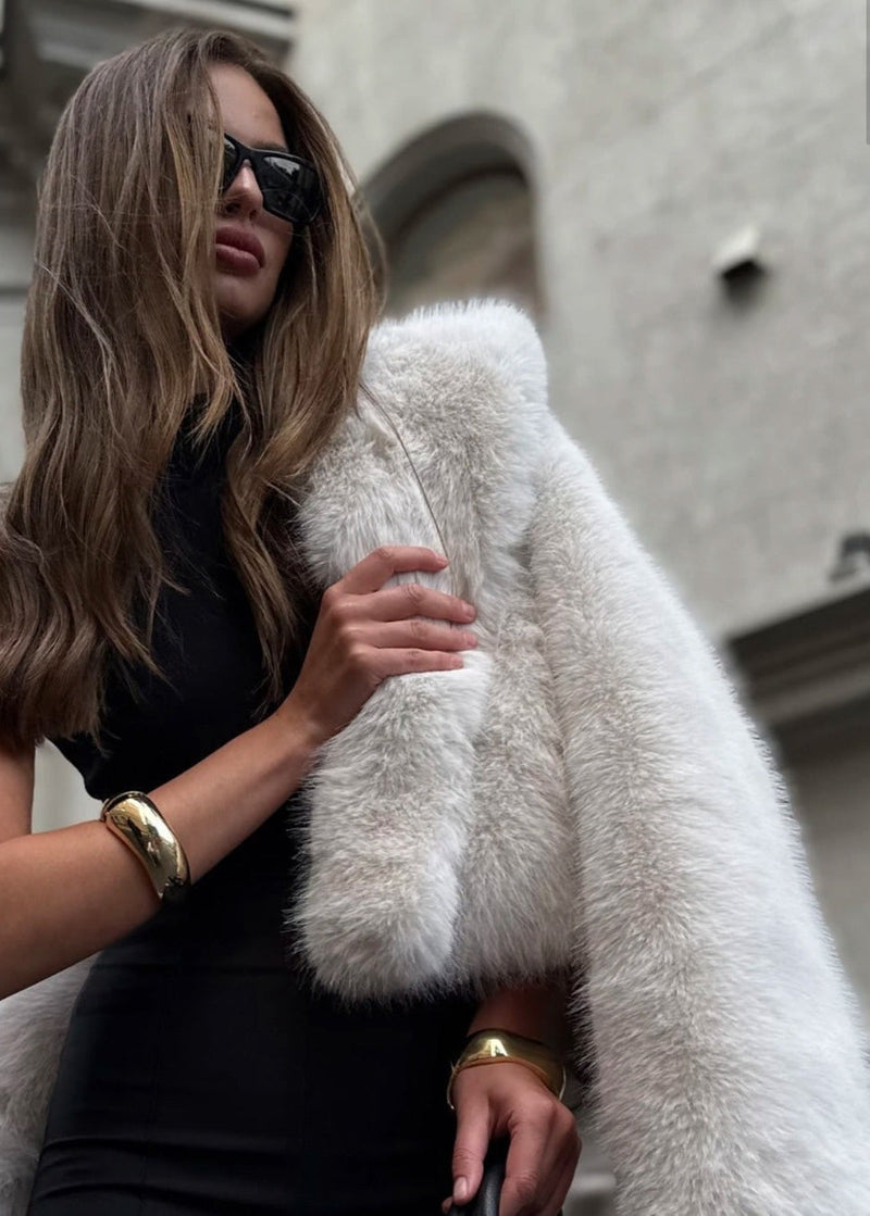 Celeste Faux Fur Plush Coat – Luxurious Short Winter Jacket