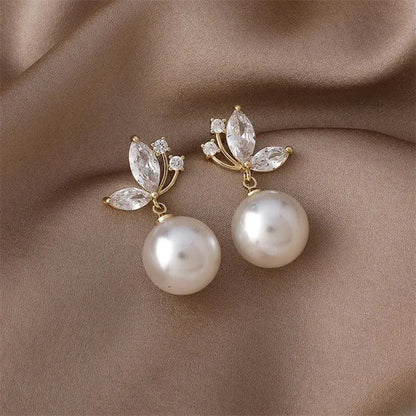 Earrings Exotic Pearls With Gold Crystals