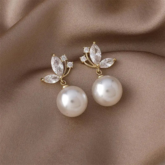 Earrings Exotic Pearls With Gold Crystals