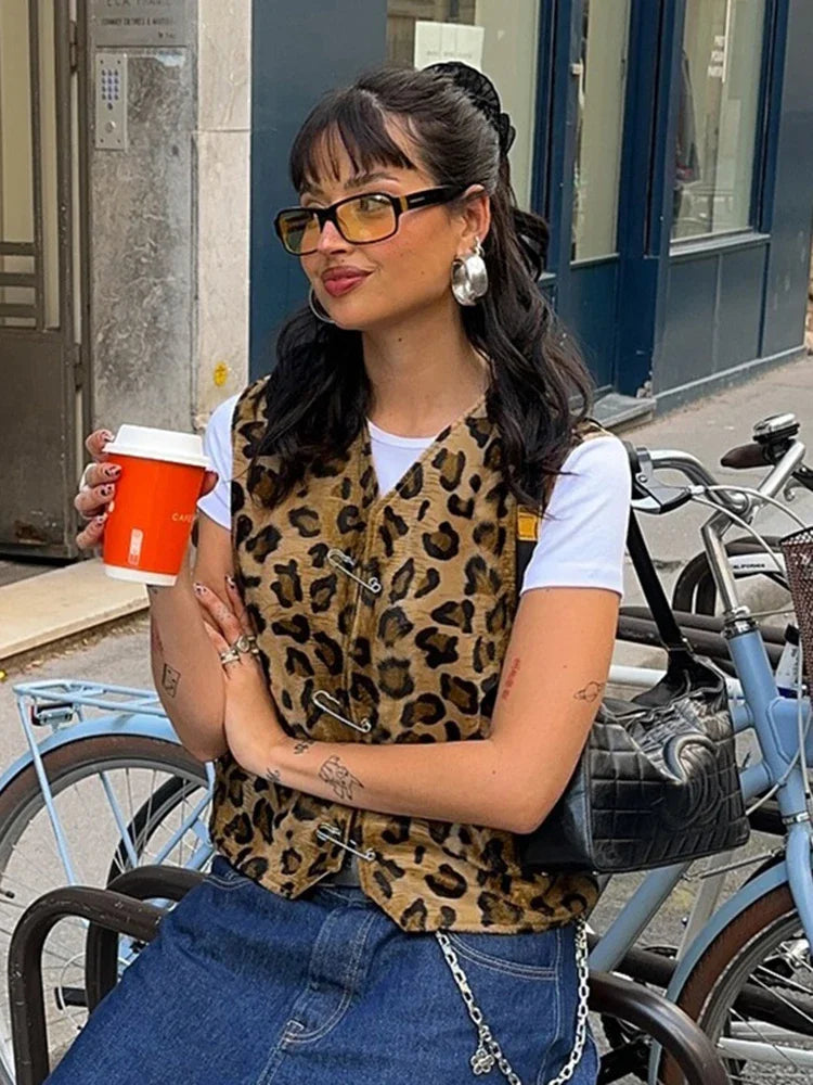 Leopard Print Pin Vest for V-neck Sleeveless Hot Girl Cardigan Top Female Autumn New Slim Fit Short Vest