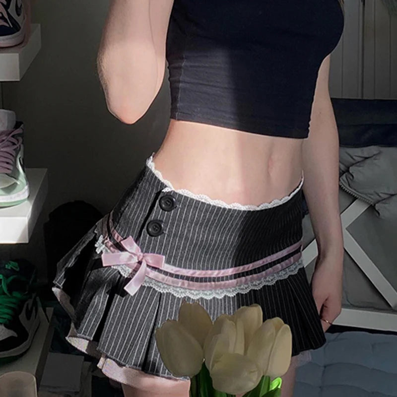 Pink Bow Stitched Pleated Skirt