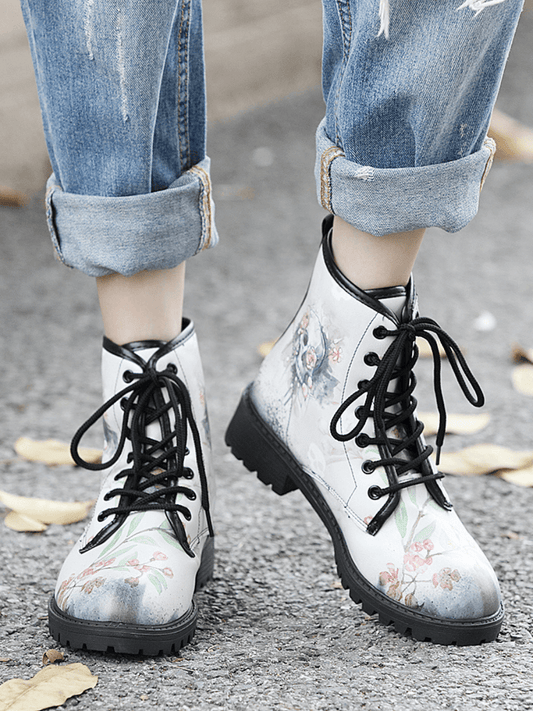 En Bloom | Skull- Ankle Flat Combat Boots - White