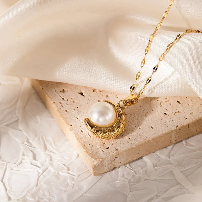 Elegant Pearl Necklace