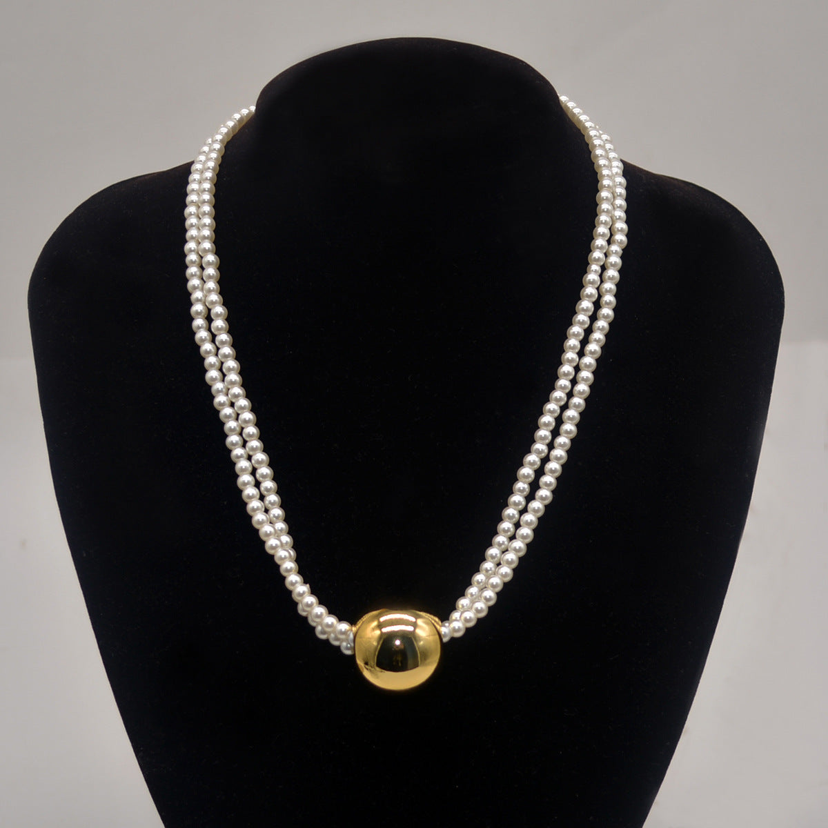 Classic Pearl Necklace