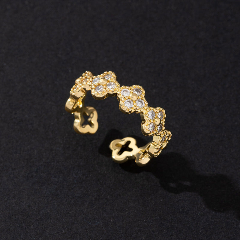Elegant Gold Clover Ring