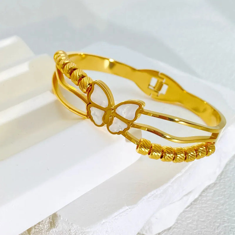 Elegant Gold Bow Bracelet