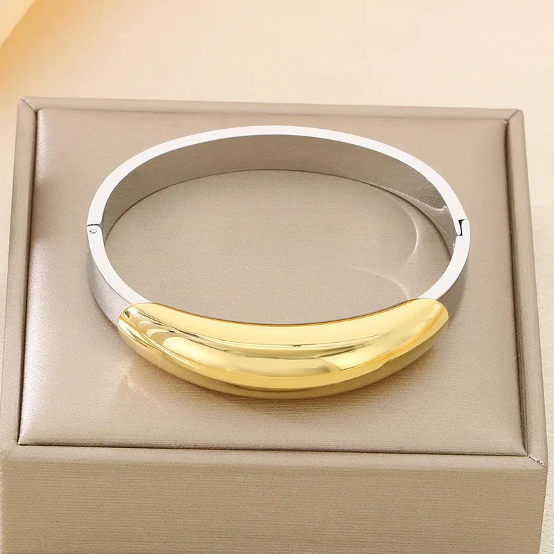 Classic Gold Bracelet