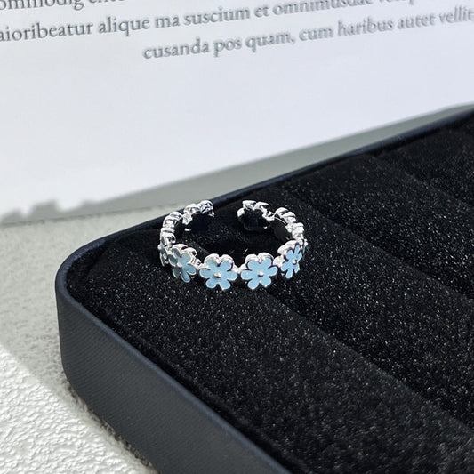 Delicate Daisy Ring