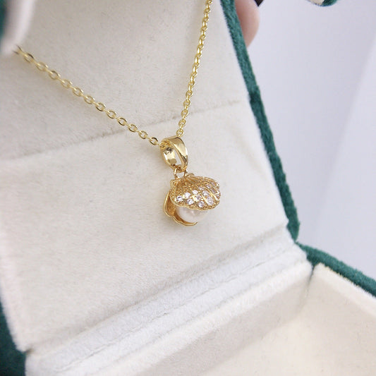 Elegant Gold Shell Necklace