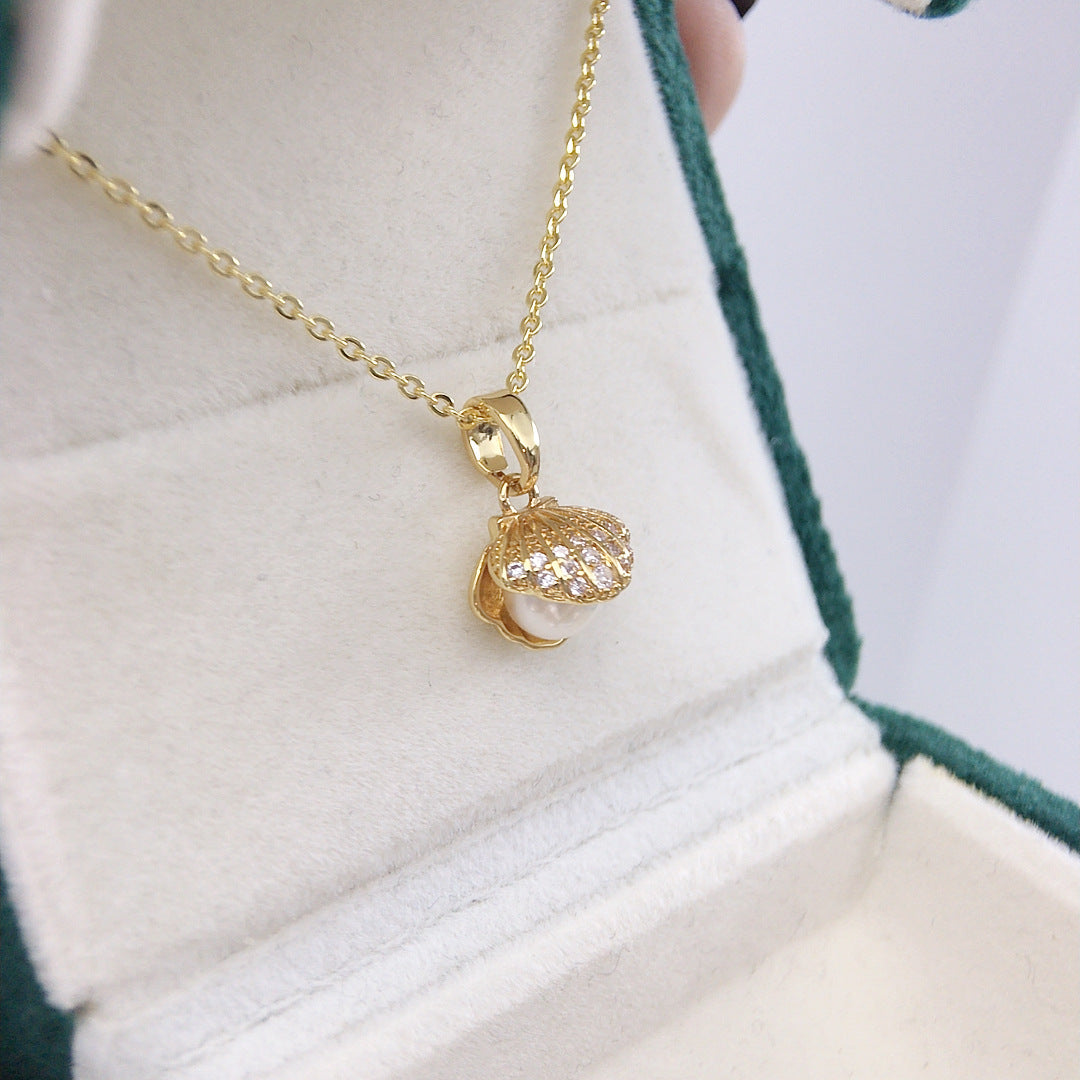 Elegant Gold Shell Necklace