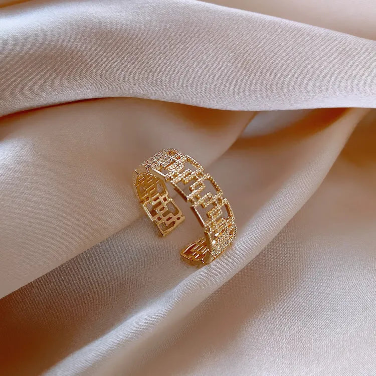Elegant Gold Ring