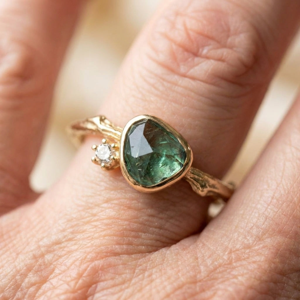 Vintage Gold Blue Stone Ring