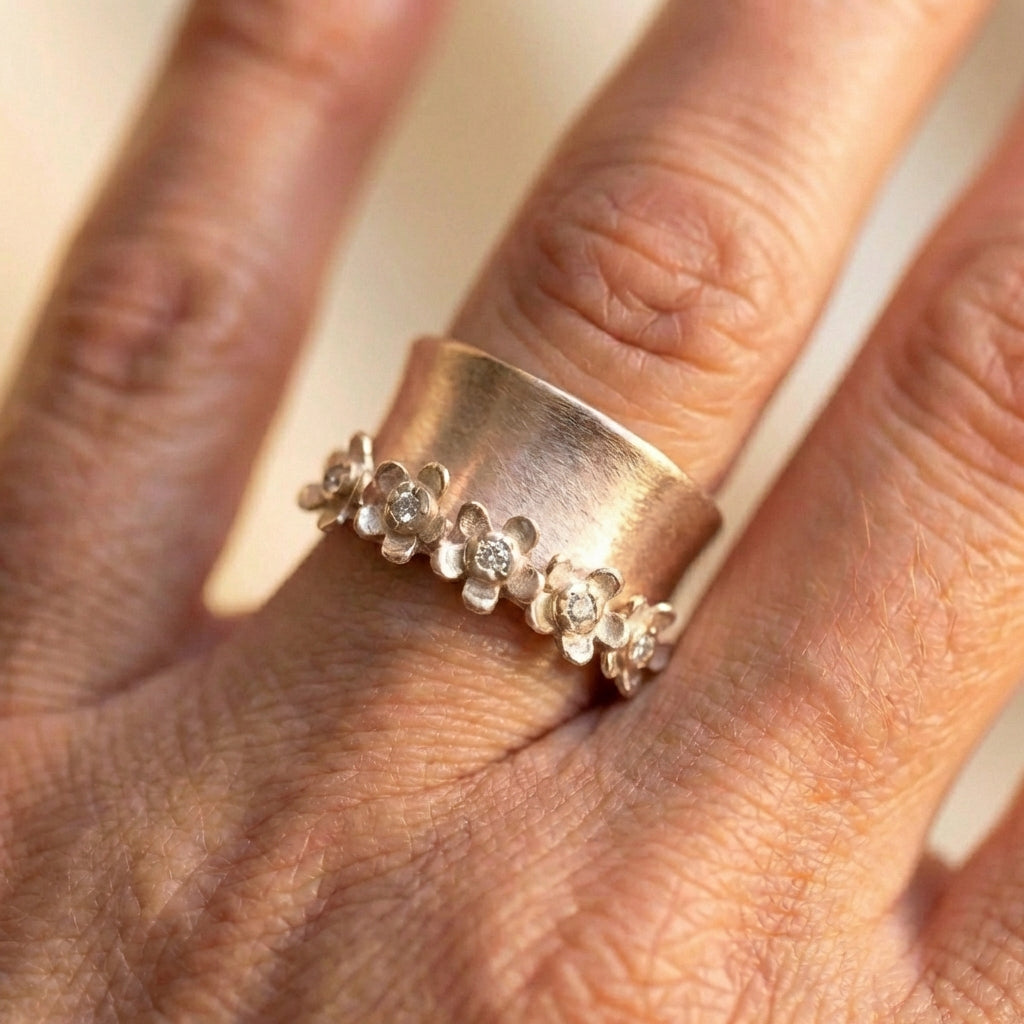 Vintage Inlaid Flower Golden Plated Ring