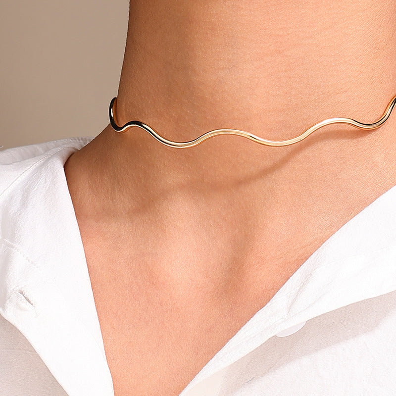 Minimalist Wave Necklace