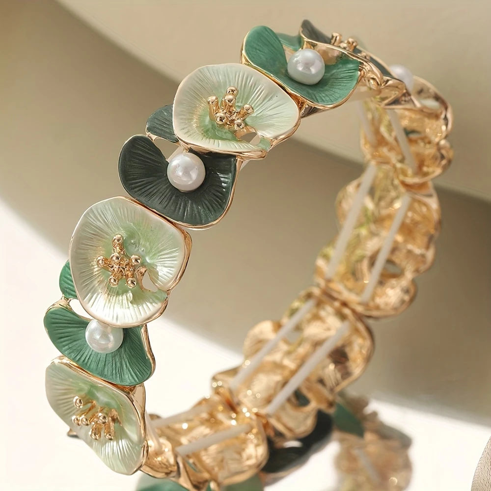 Vintage Green Floral Pearl