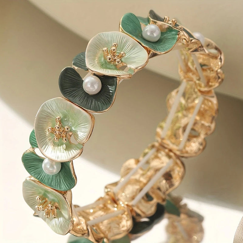 Vintage Green Floral Pearl