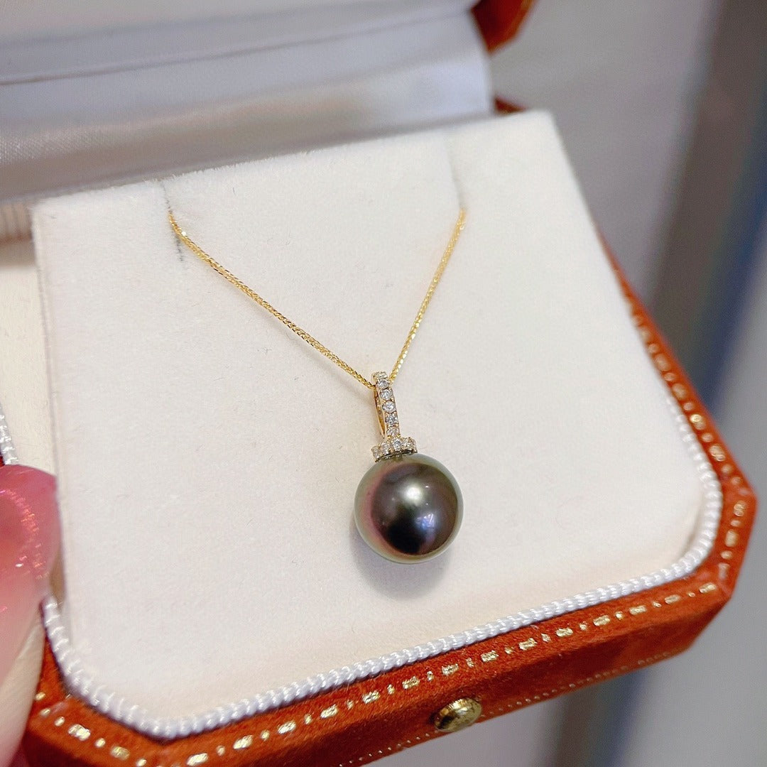 Elegant Pearl Necklace