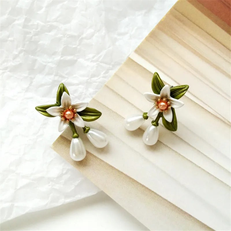 White Flower Pearl Drop